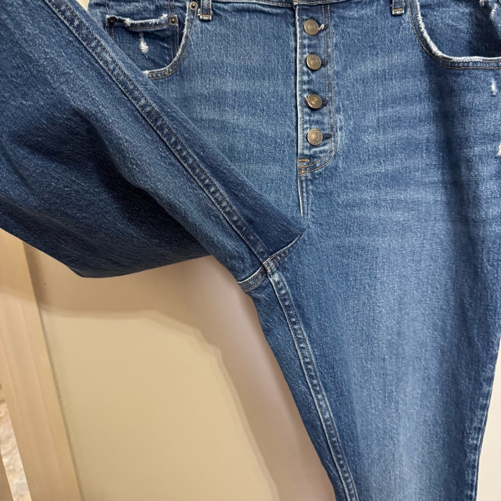 Abercrombie & Fitch The Kick Flare Ultra High-Rise Jean - Picture 6 of 9
